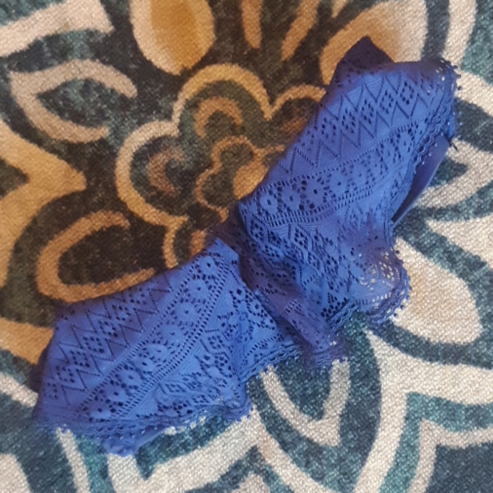 Victoria's secret blue eyelet lace bikini top 32C